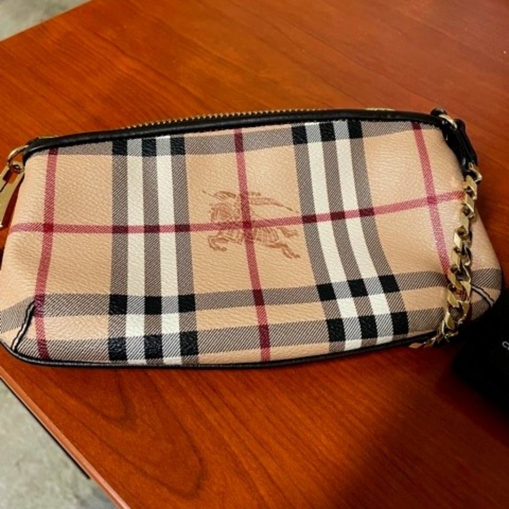 LIKE NEW Burberry Wristlet